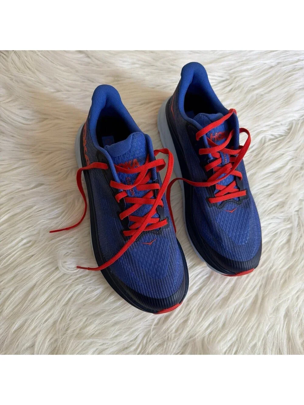 Hoka sneakers youth size 6.5 women’s size 7.5